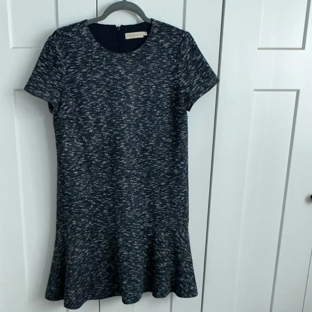 Tory Burch Margarite Flounce Dress Medium M Blue Marled Knit - Picture 1 of 8